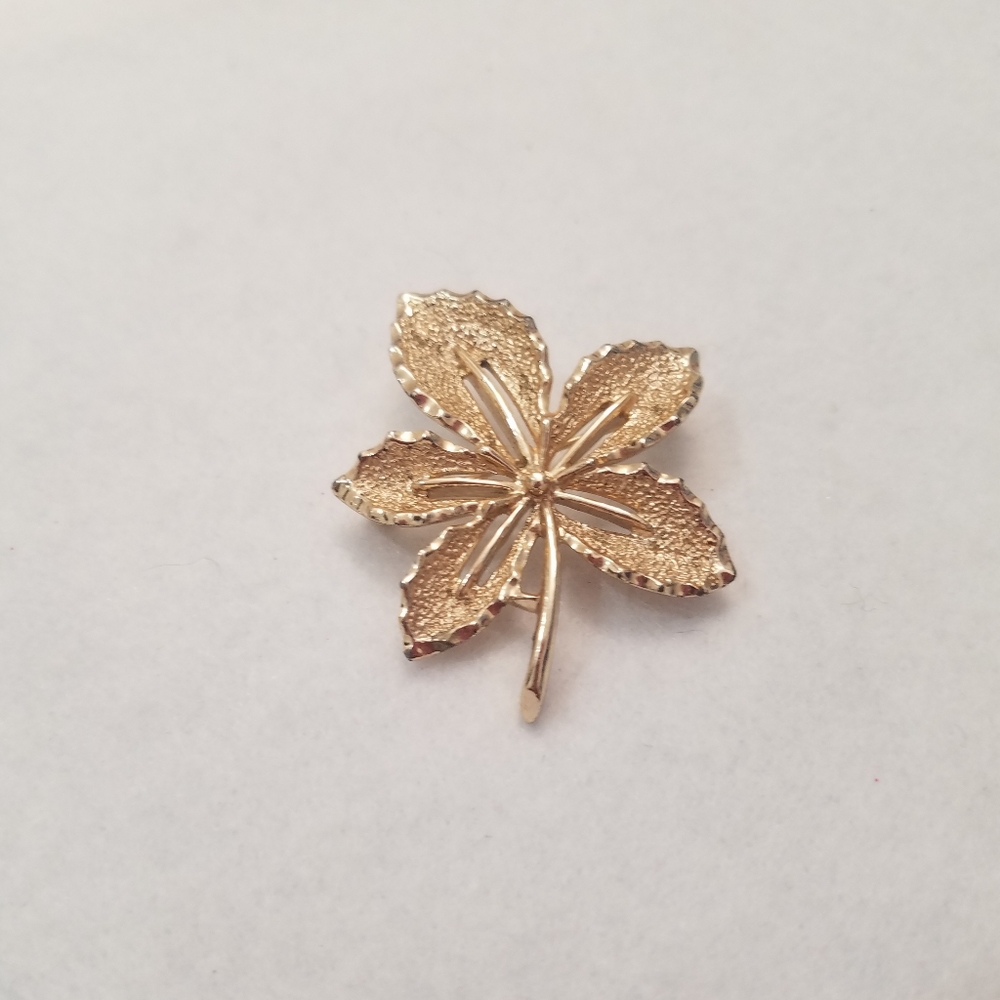 Vintage Sarah Coventry brooch